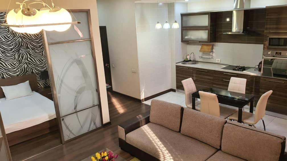 Apartment Studio With Good View Biszkek Zewnętrze zdjęcie